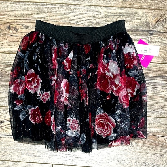 Nwt  Amy Byer large floral mini skirt - Picture 1 of 2